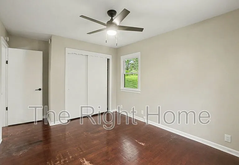 6929 N 64th St — Photo 12