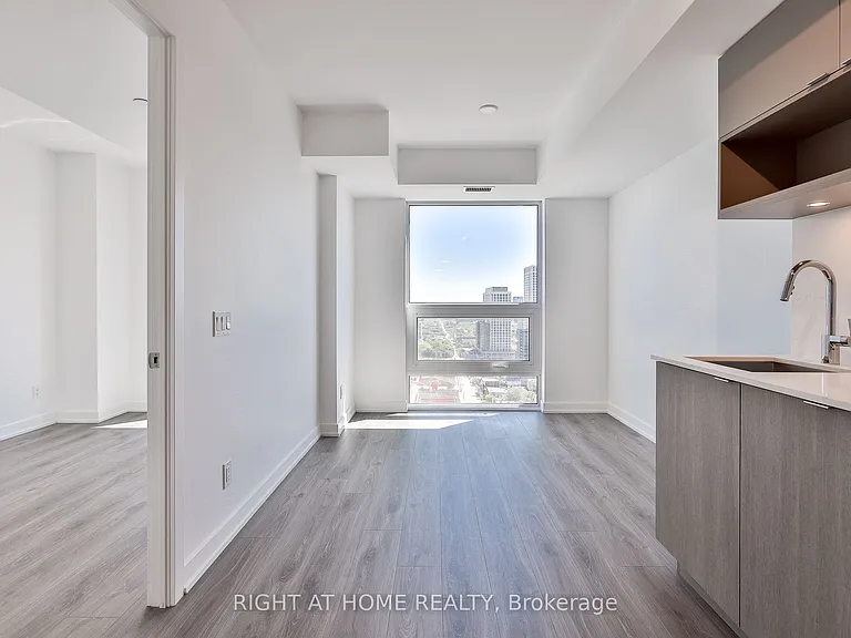 100 Queen St E #2805 — Photo 8