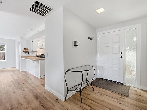 5th image of 1360 SW 2nd St