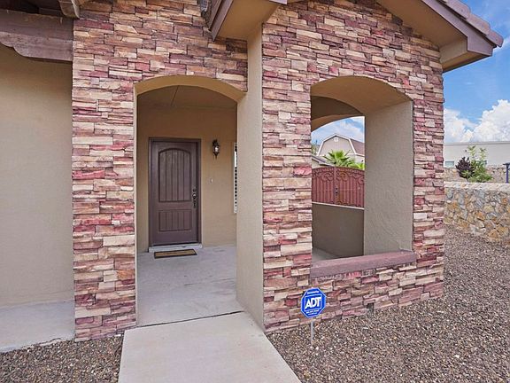 4th image of 14243 Loma Esmeralda Dr