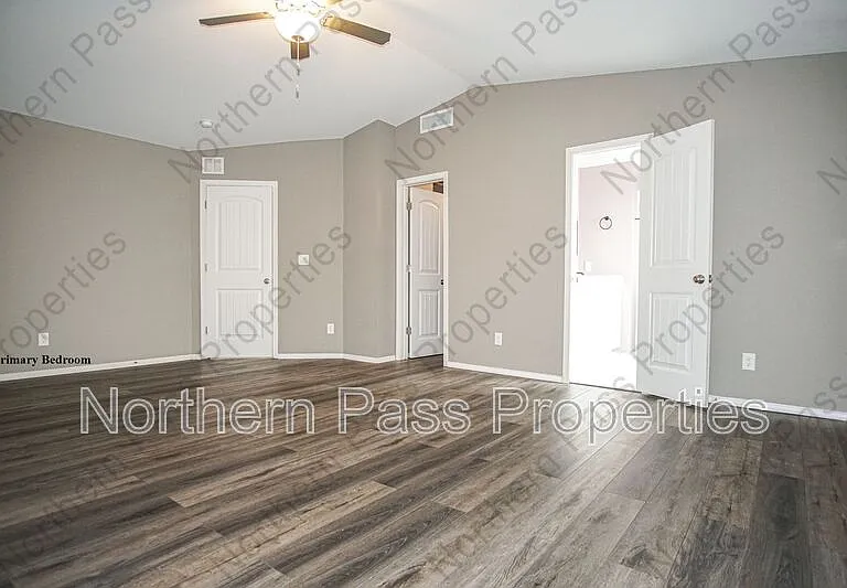 1077 Indigo Sky St — Photo 18