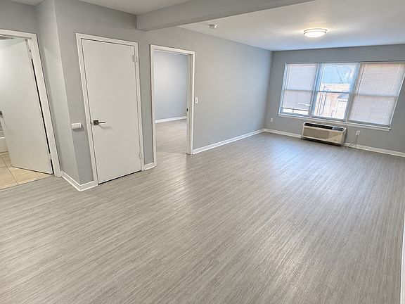2nd image of 203 12th Ave #7