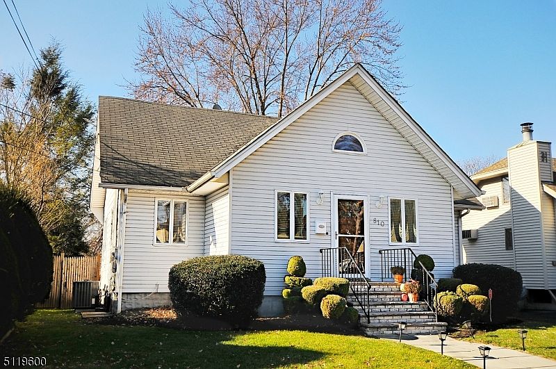 810 Willis Pl, Roselle Park, NJ 07204 Zillow