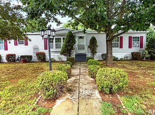 6 Circle Dr, North Windham, CT 06256