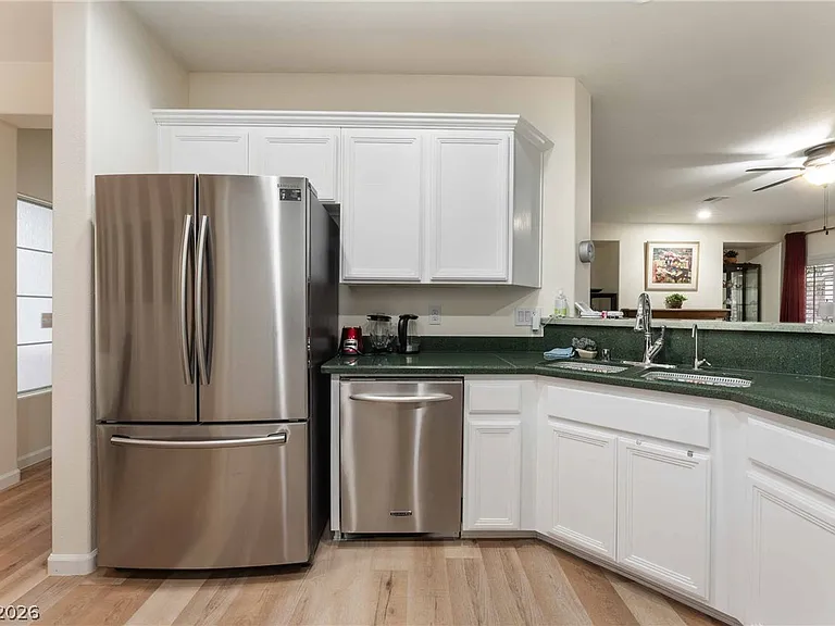 2565 Leighton Ave — Photo 14