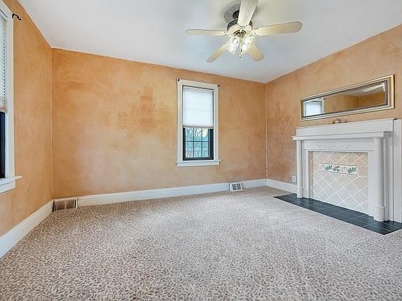 4th image of 312 Saint Clair St
