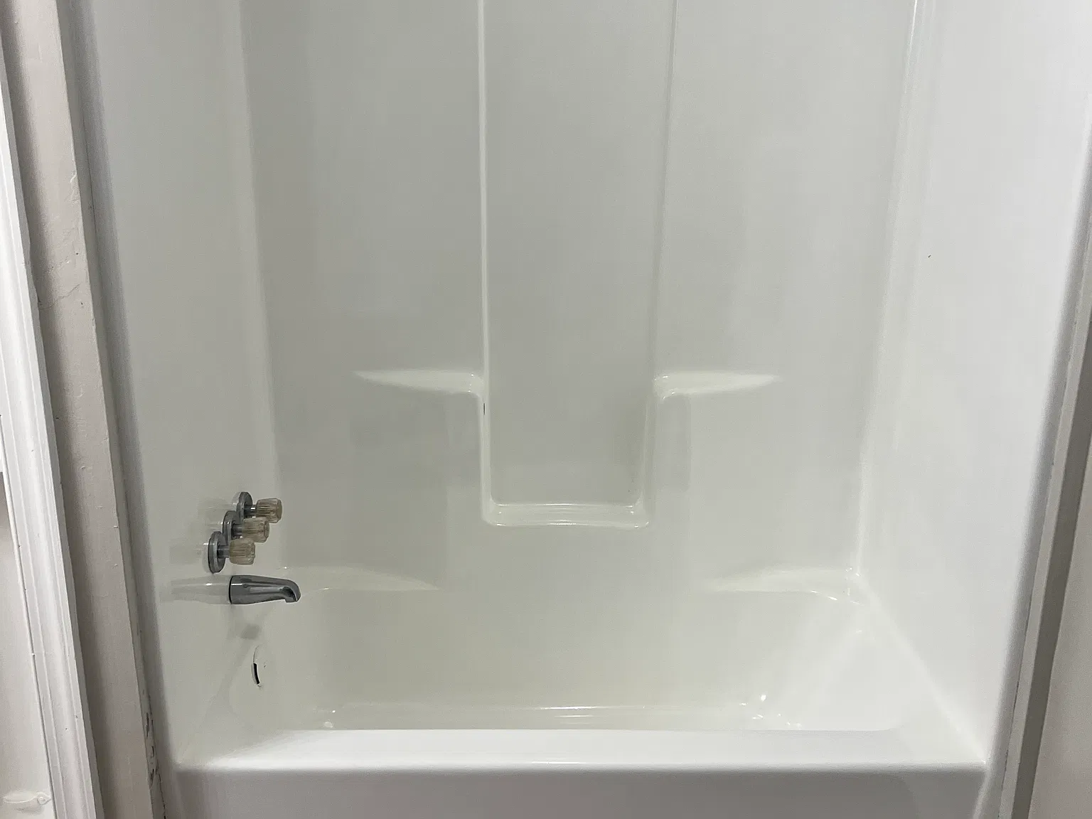 3 bed, 1400 sqft, $1,800 — Photo 4