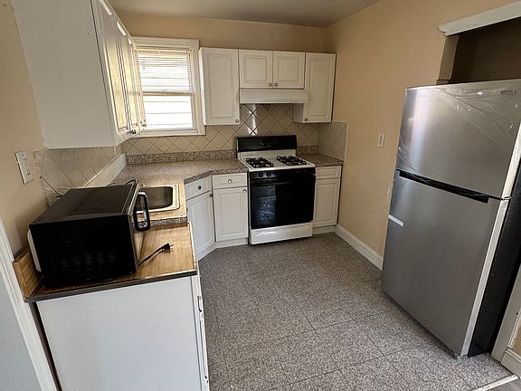 2nd image of 10232 134th St Floor 2
