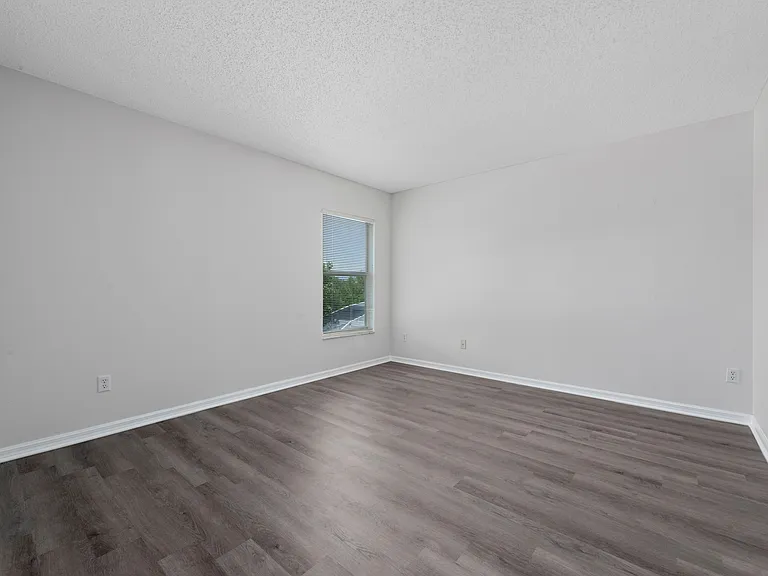 746 Lockbreeze Dr — Photo 24
