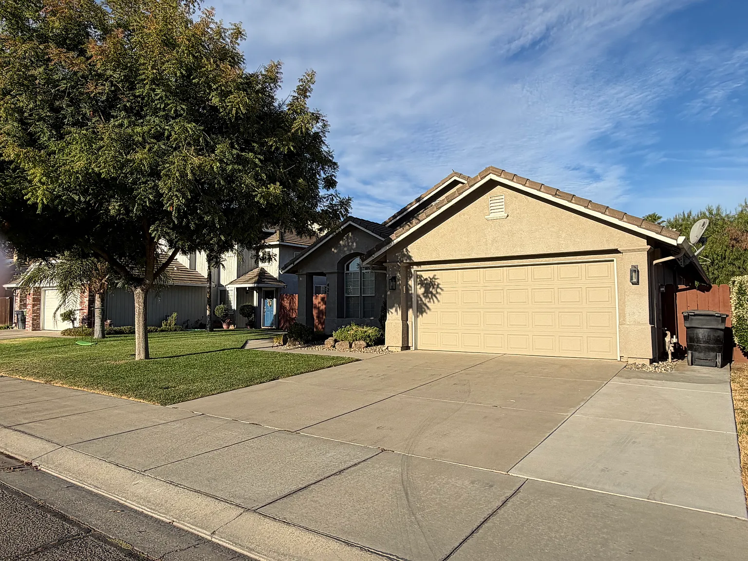 4 bed, 1698 sqft, $2,900 — Photo 2