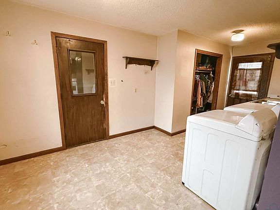 5th image of 1102 3rd Ave
