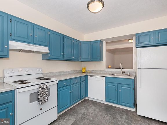 5th image of 514 S Hills Ct