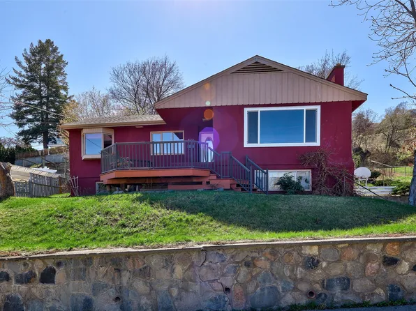 211 Connaught Rd, Kamloops, BC V2C 1G5