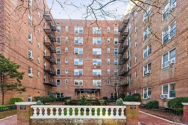 Sold by Signature Premier Properties | media 21