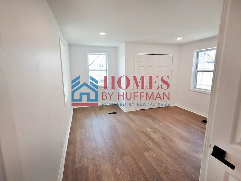 910 Harriet Street — Photo 20