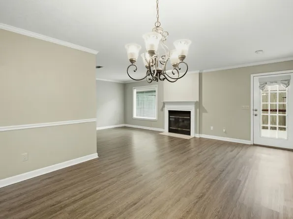 215 Highland Villa Cir, Nashville, TN 37211