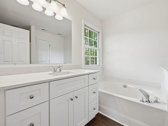 5th image of 993 Kintail Ct
