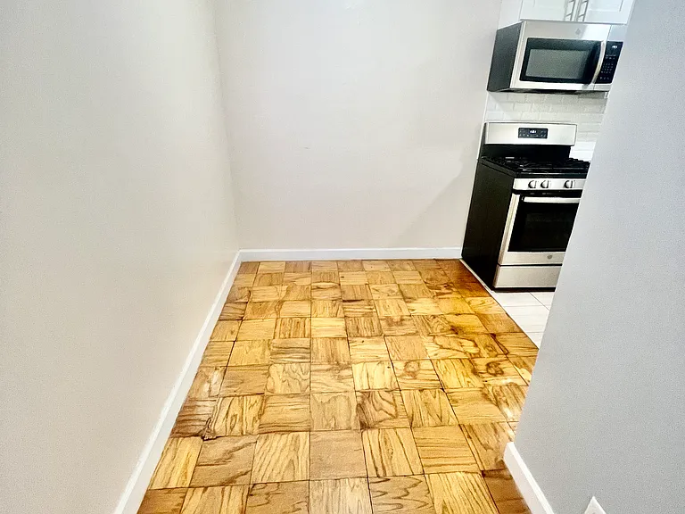 14016 34th Ave #414 — Photo 11