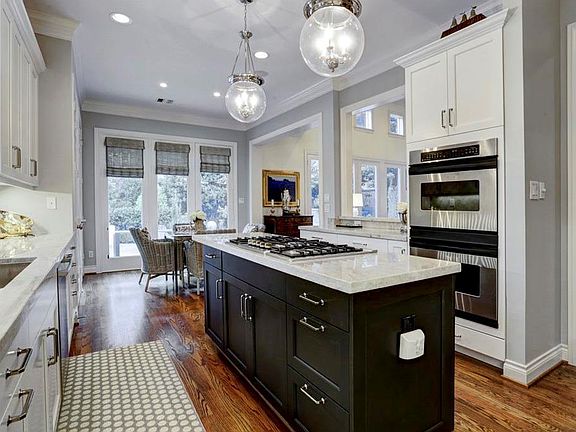 3rd image of 23 W Oak Dr #3