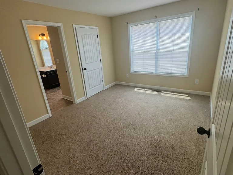 111 Castanet Ct — Photo 23