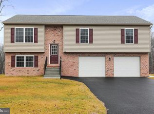 794 Forest Rd, Chambersburg, PA 17202