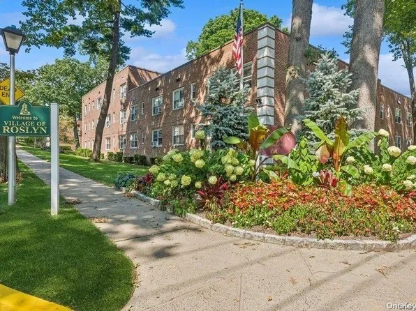 21 Edwards Street #2C, Roslyn Heights, NY 11577