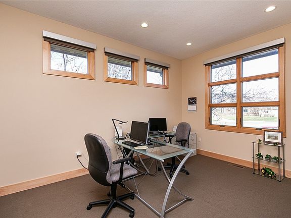 5th image of 14422 Oakwood Dr