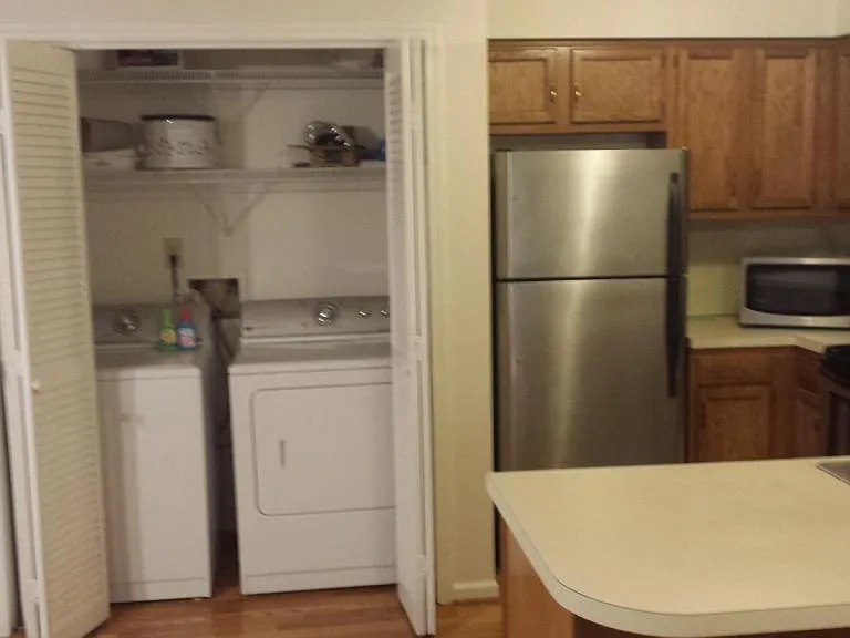 126B W Victoria Ct — Photo 3