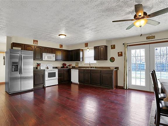3rd image of 5323 Honey Comb Ln