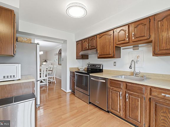 5th image of 8616 Tower Bridge Way
