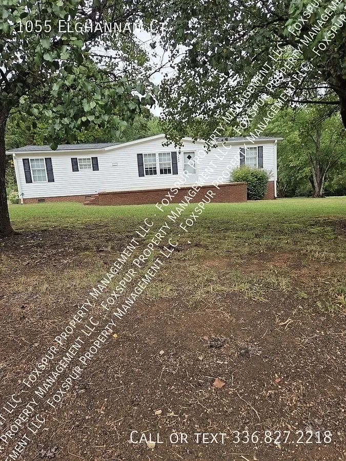 3 bed, 1404 sqft, $1,100 — Photo 2