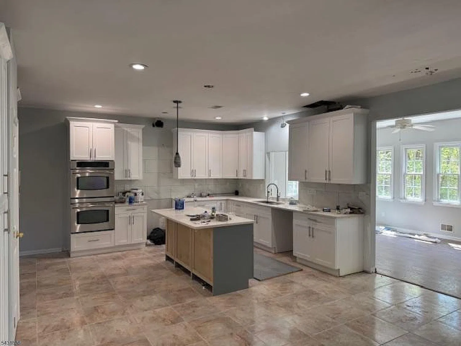 4 bed, 3.5 bath, 4500 sqft, $5,700 — Photo 3