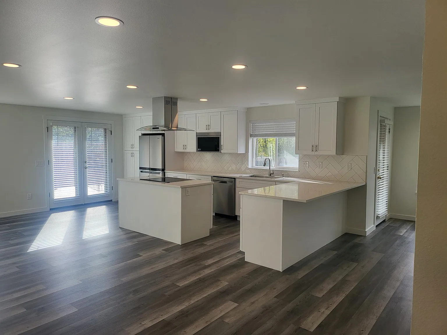3 bed, 2.5 bath, 1608 sqft, $3,500 — Photo 2