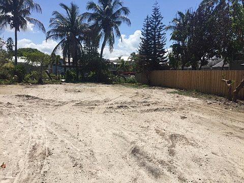 2nd image of 3723 Hillside Ave