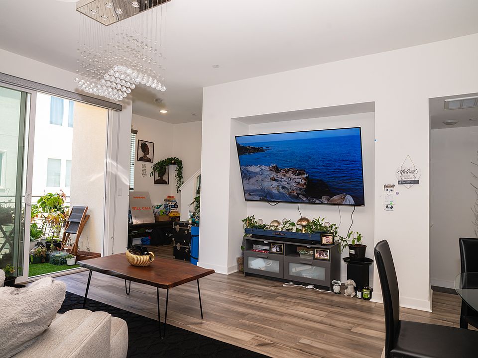 1st image of 5475 Seacliff Pl Unit 92