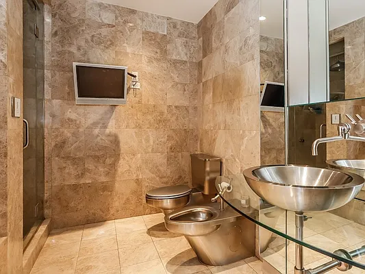 Sold by Sotheby's International Realty | media 36