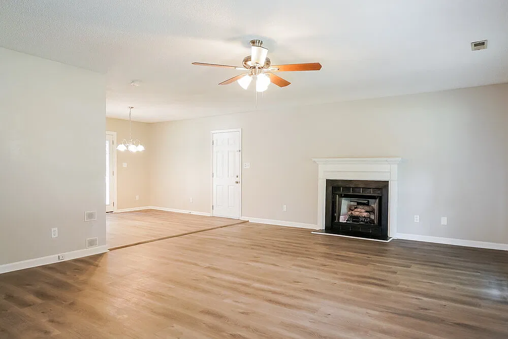 3 bed, 2.0 bath, 1502 sqft, $2,040 — Photo 4
