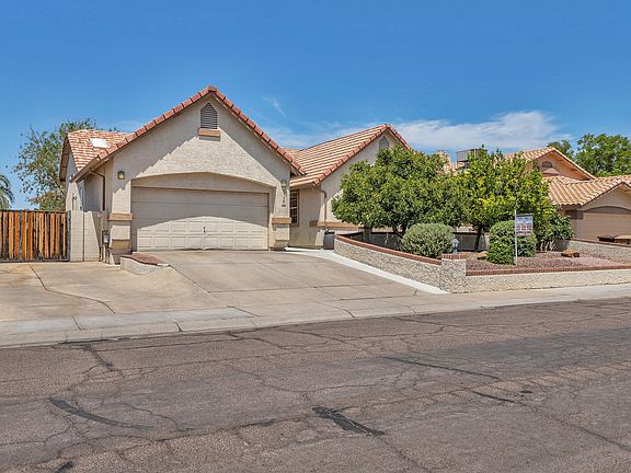 4th image of 7138 W Windrose Dr