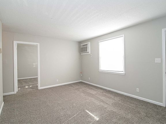 3rd image of 1432B McCan Dr