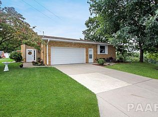 200 Swiss Ln, East Peoria, IL 61611