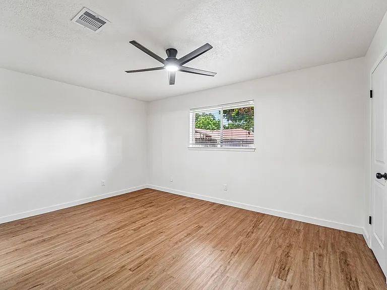 2801 Coy Dr — Photo 28