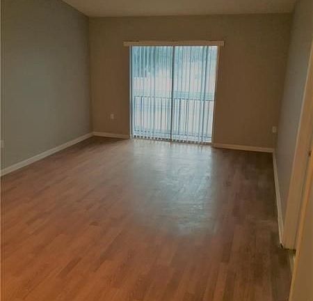 4th image of 712 SW 81st Ave #7B