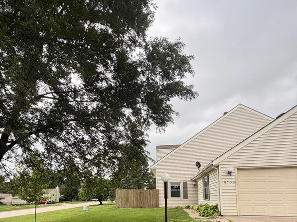 8709 Clover Ln, Urbandale, IA 50322
