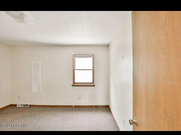 4th image of 173 W Lawrence St #1