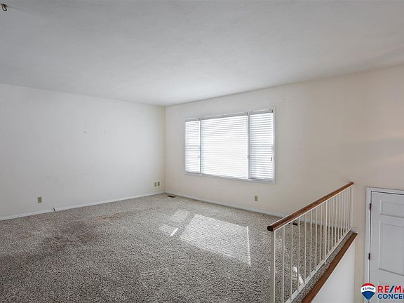 3rd image of 8206 S Hazelwood Dr