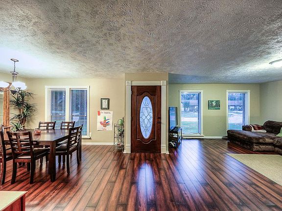 3rd image of 2206 Vista Manor Dr