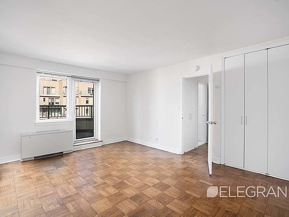 5th image of 200 E 71st St APT 20B