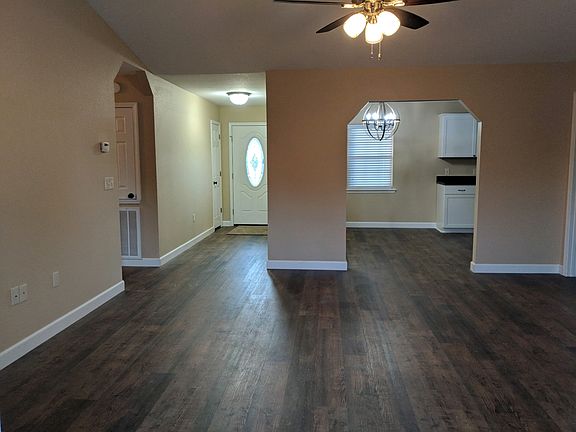 5th image of 5 Sundance Dr
