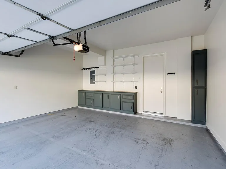 5144 Chevy Chase Dr — Photo 33