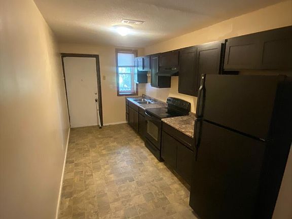 3rd image of 3008A Osage St